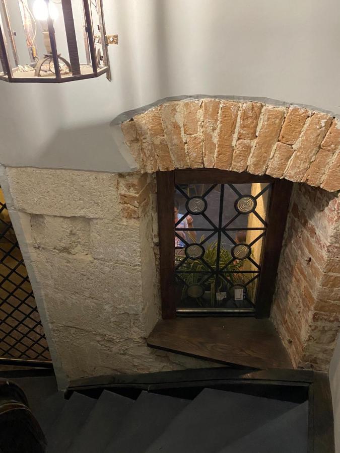 Центер Квартира На Вулиці Лесі Українки 19 Lviv Buitenkant foto